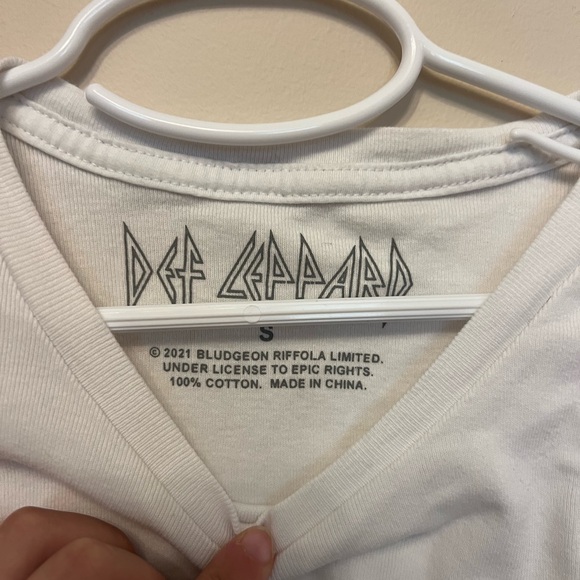 Def Leopard Size Small Baby Tee - Picture 2 of 3